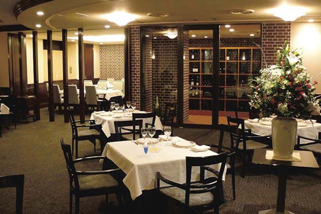 ���X�g�����e �A���E�t�@�[��